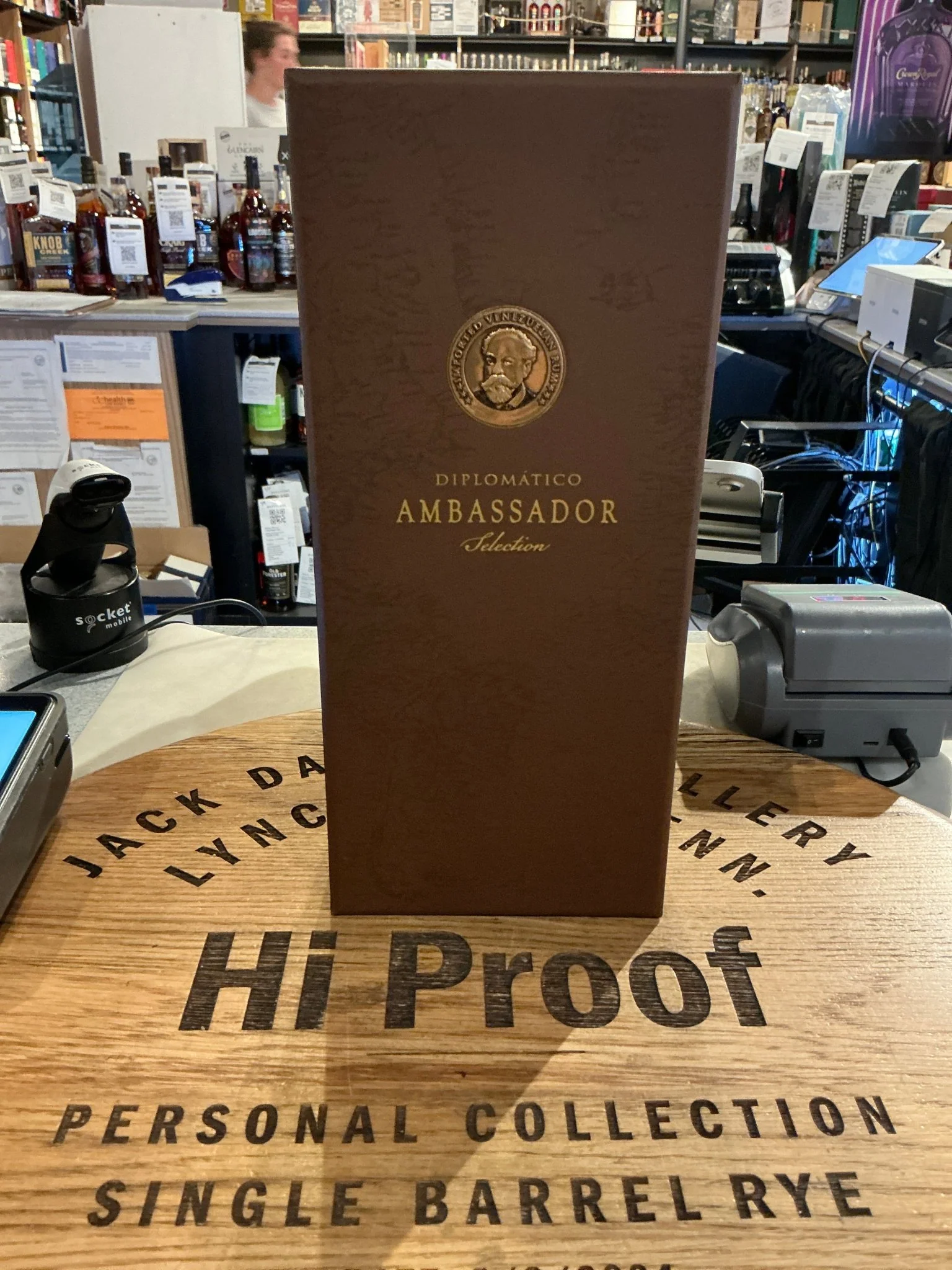 Diplomatico Ambassador Rum 750ml - Image 2