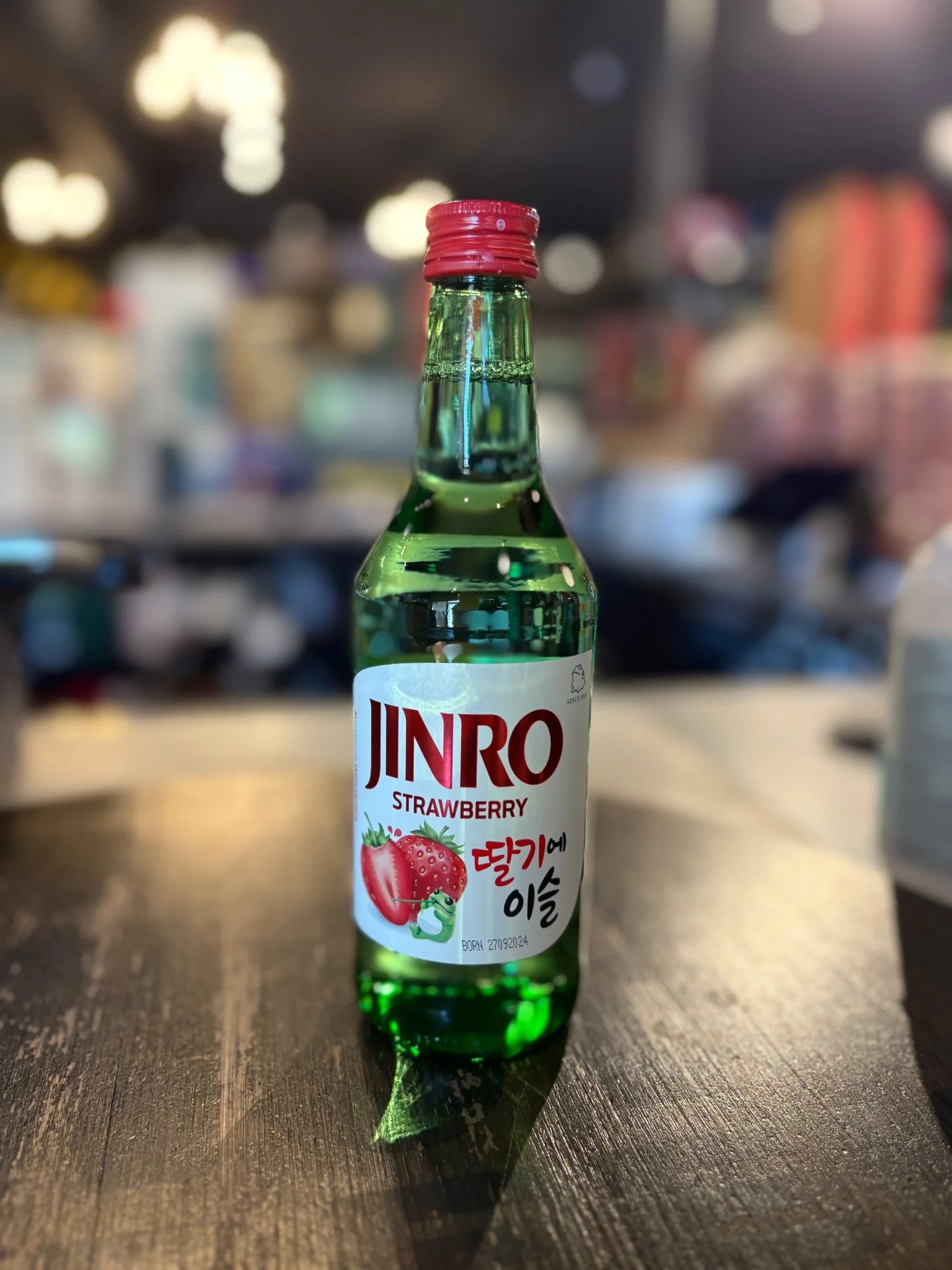 Jinro Soju Strawberry 26 Proof 375ml 진로 소주 딸기