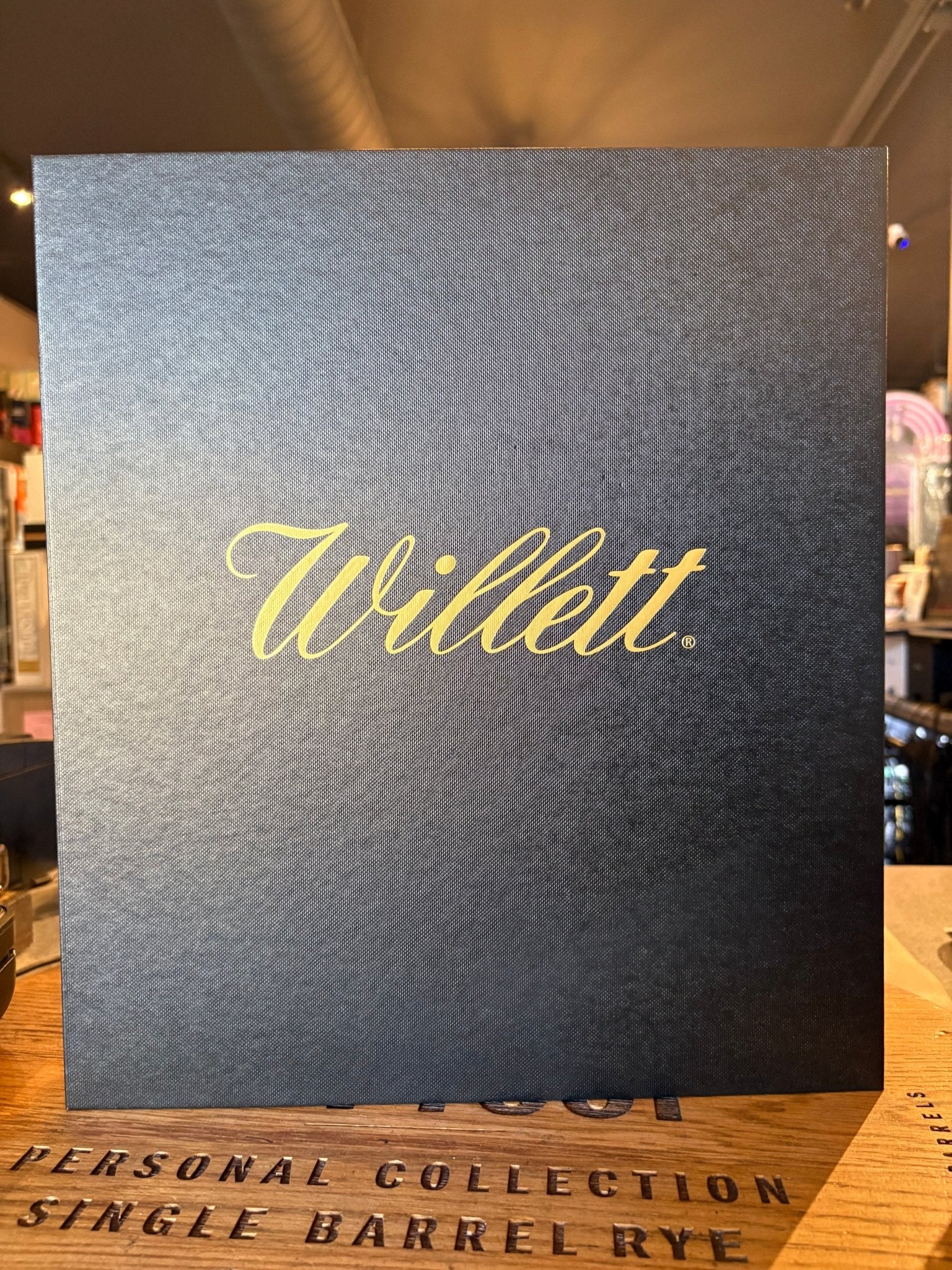 Willett Family Estate Bourbon & Rye 2-Bottle Gift Set 750mL w/ 2 Willett Glasses - Image 2